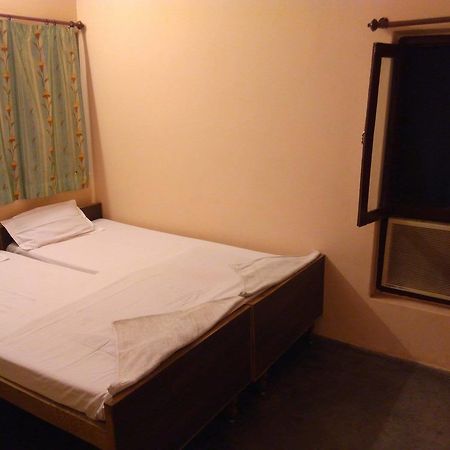 Mishra Guest House Varanasi Esterno foto